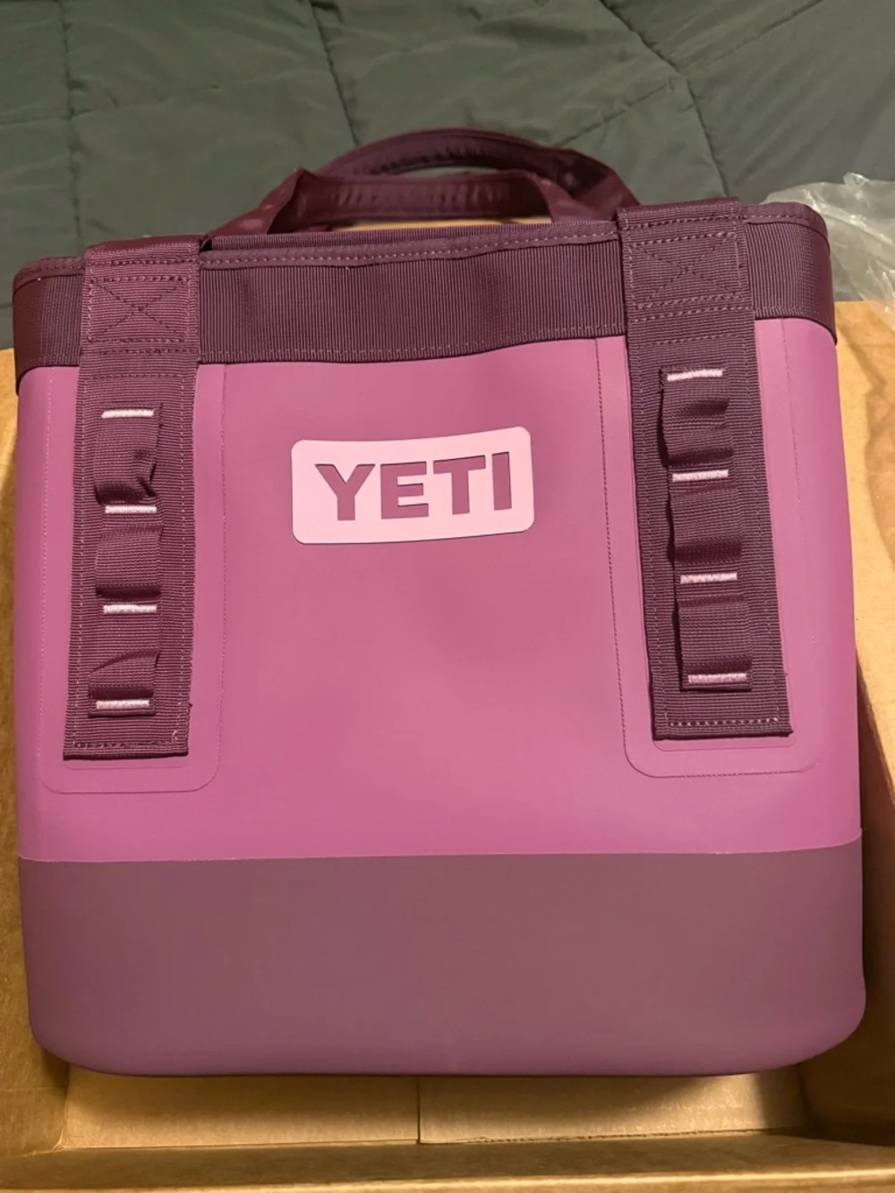 YETI Camino 20 Nordic purple rare new without tags - Picture 2 of 5